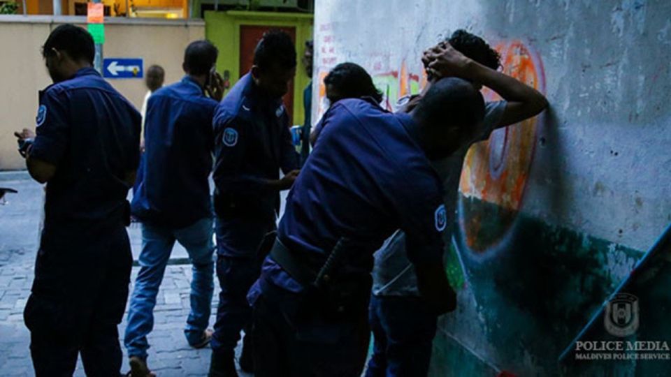 Maradhoo Feydhoogai hingaa drug cafe eh bandhu kuran courtun amuru koffi 