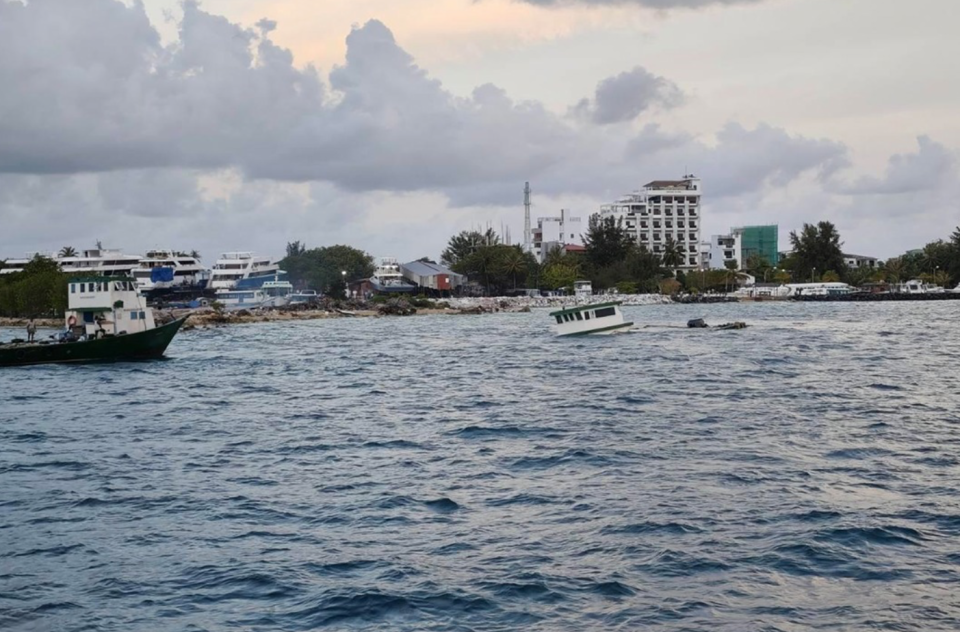 Ulhandhehge baehthakethi oyaa dhaathee dhathuruverin samaaluvaan edhijje