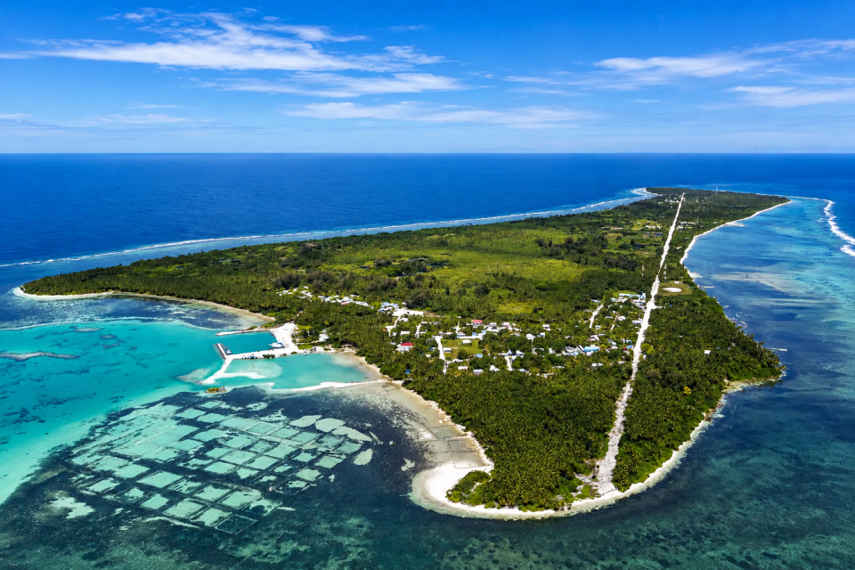 L. atolhugai tharaggee kuraa dhevana airport, e atholhu Isdhoo-Kalaidhoogai alhan ninmaifi 