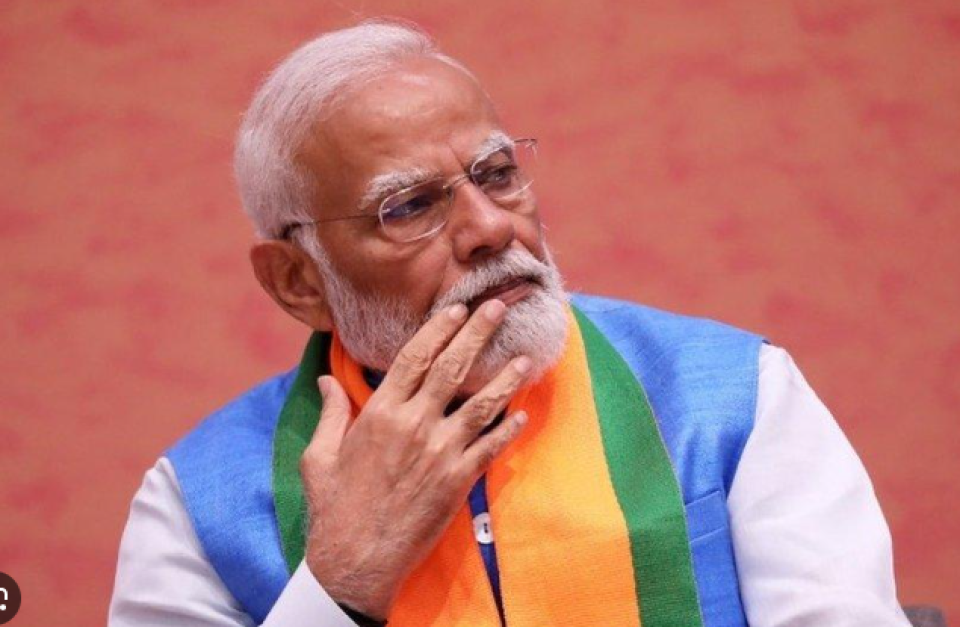 India ge siyaasee masrahugai Modi ge 12 aharu: Badhaluvamundhaa India