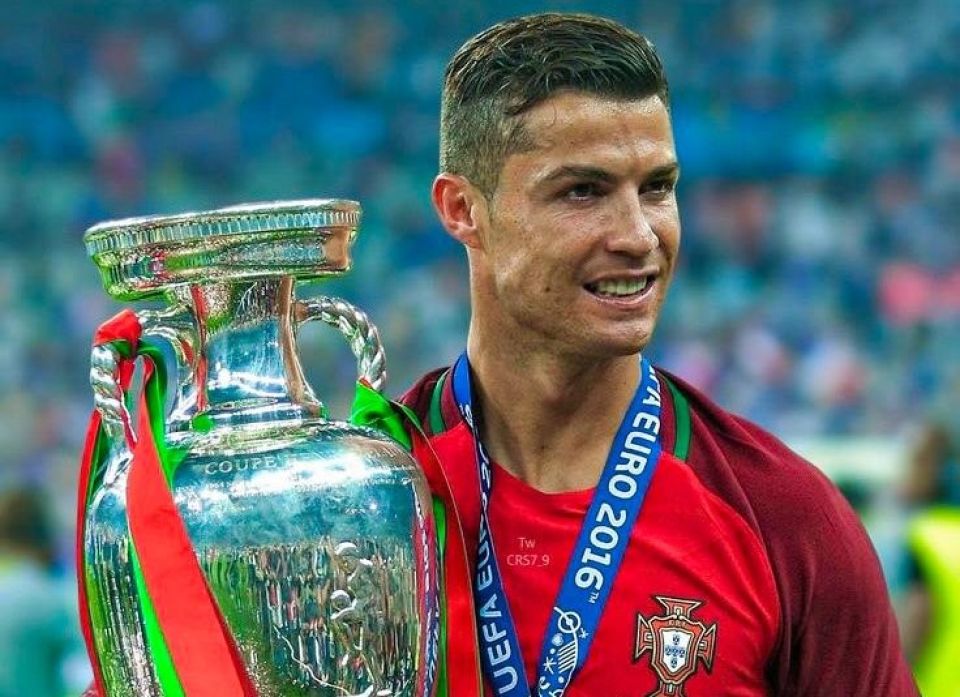 2016 gai Portugal ah libunu Euro akee hama World Cup aa ehvaru ge thahteh kamah Ronaldo bunefi