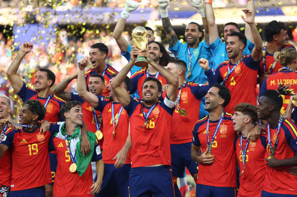 Spain World Cup kaamiyaabee ah Raees maruhabaa vidhaalhuvehje