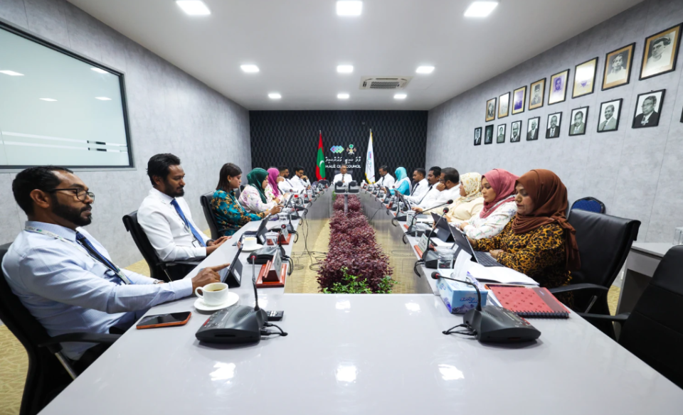 Male' gai ulhey rahrashuge rayyithunnaa bahdhalu kuran council thakah hiley jaaga dhenee 