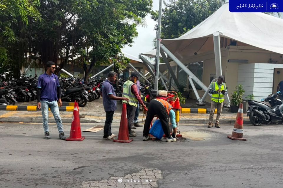 Ameeneemagu maraamaathu kuran baeh sarahahdhuthah bandhukohffi
