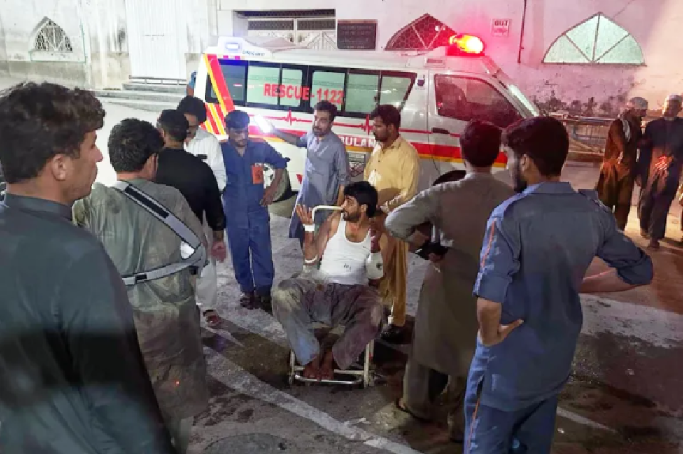 Pakistan: Jaanunfodhaave hamalaa dhee 14 meehaku maraalaifi