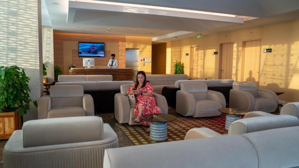 World Travel Awards ge dhe category akun Velana International Airport aai Maamahi lounge nominate vehje