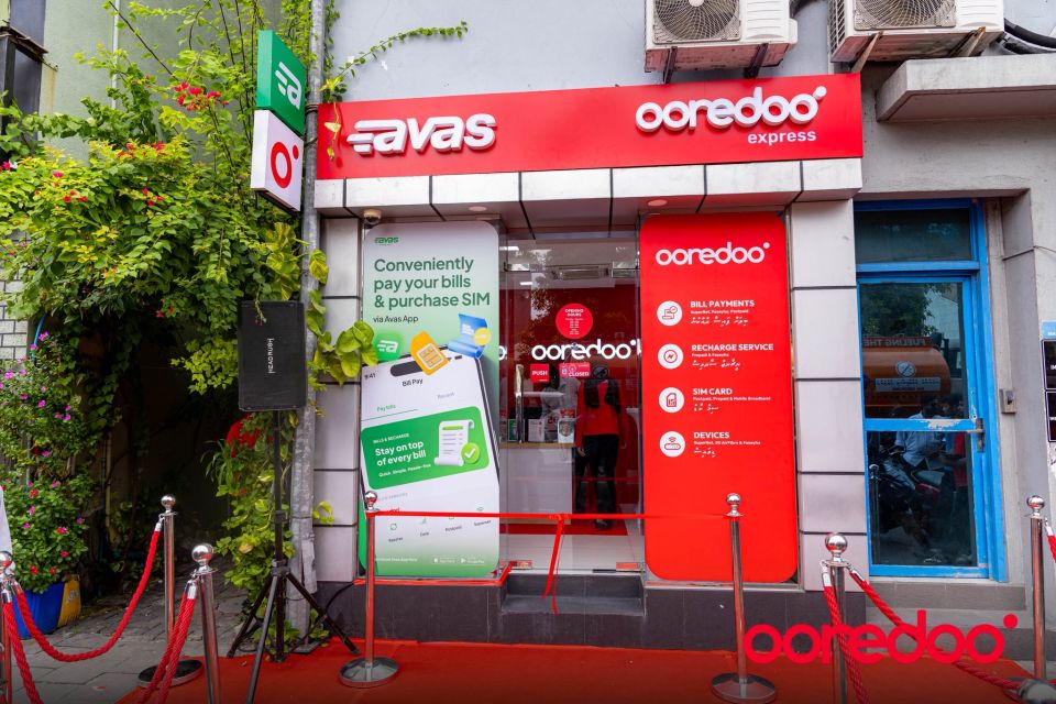 Avas aa gulhigen Ooredoo in aa express shop eh Male gai hulhuvaifi