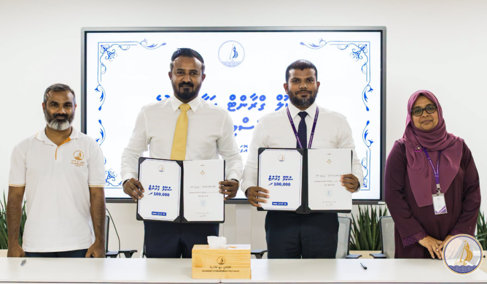 Kulhudhufushi ge 3 school akah, e rashu council in 1 lakka rufiya ge School grant eh dheefi