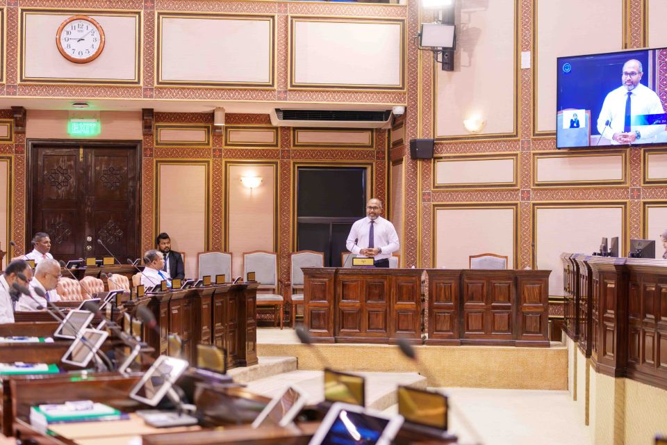Maruge adhabu dhinumaa gulhey gaanoonu varah avahah Majlis ah fonuvaane: Ihusan