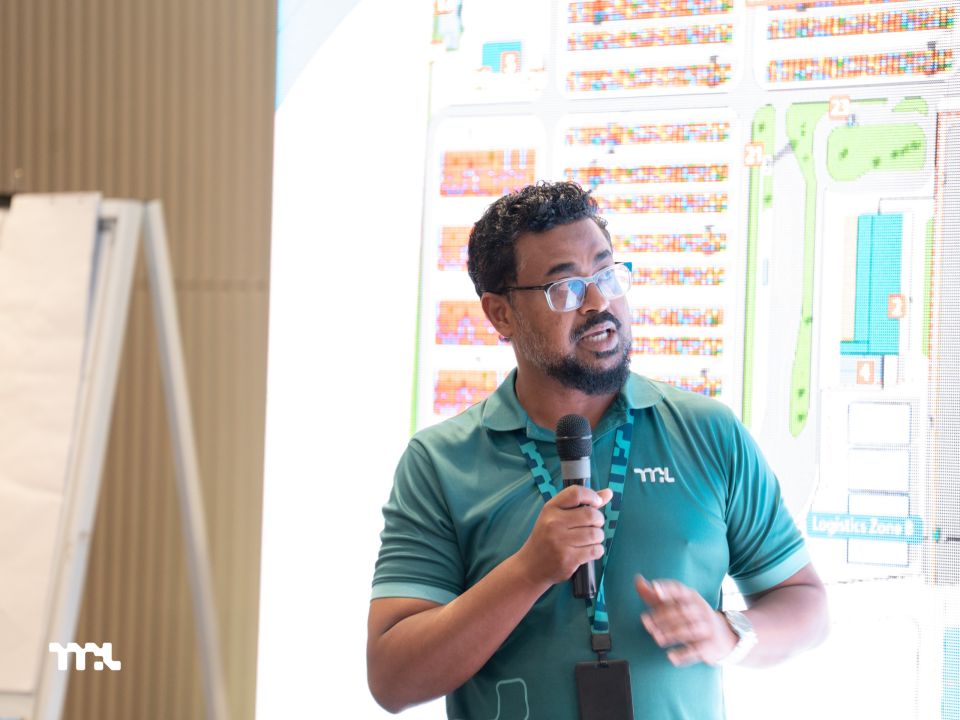 Thilafushi viyafaari bandharaa gulhey gothun clearing agent innaa lorry driverunnaa mashvaraa kohffi