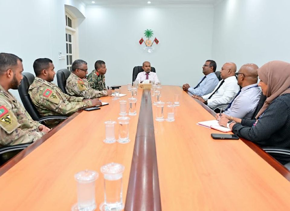 Raajjeygai parachute jump thamreenuthah feshumah defence minister island aviation aa bahdhalukuravvaifi 