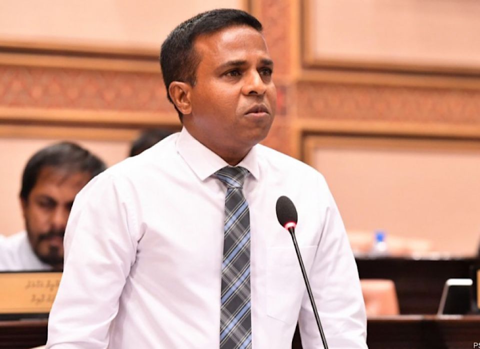 MDP ge primary gai Shaahid ah campaign kohdhevumah Ahmed Abdhulla magaamun isthiufaa dhevvaifi