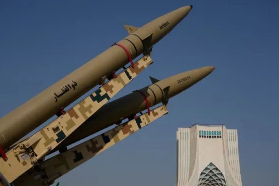 America in Iran ge Larak Island ah hamalaa dhinumun, Iran in Jordon ah hamalaa dheefi