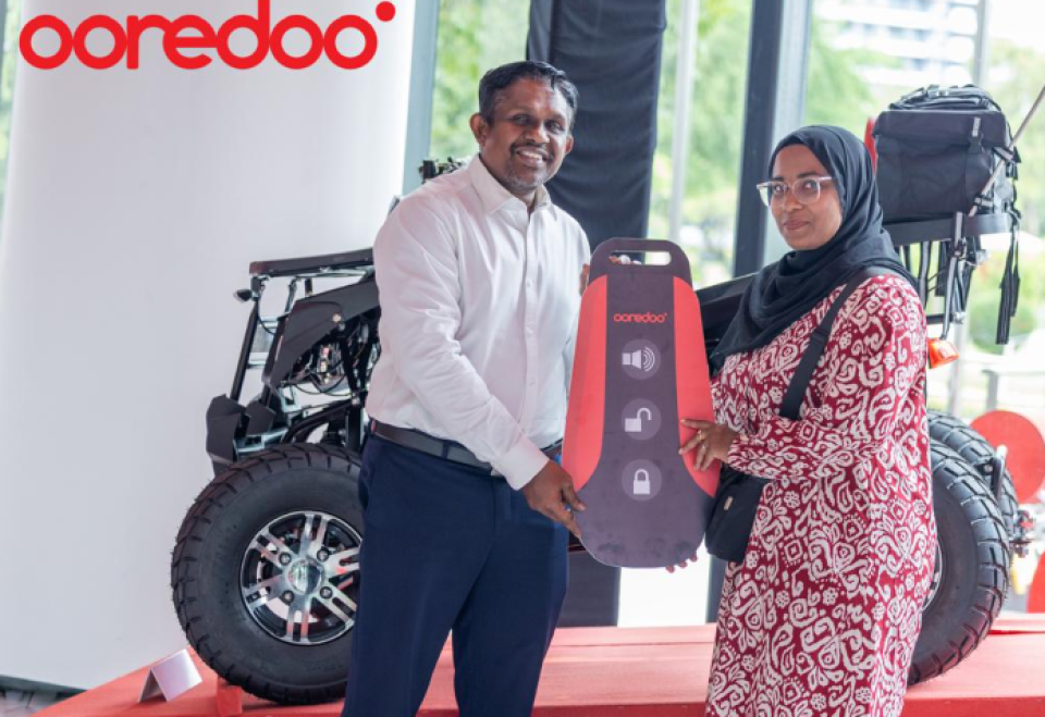 4 vana ATV Fathimath Azuma ah, Ooredoo ge hingaa promotion gai adhi 2 ATV dhookollaane