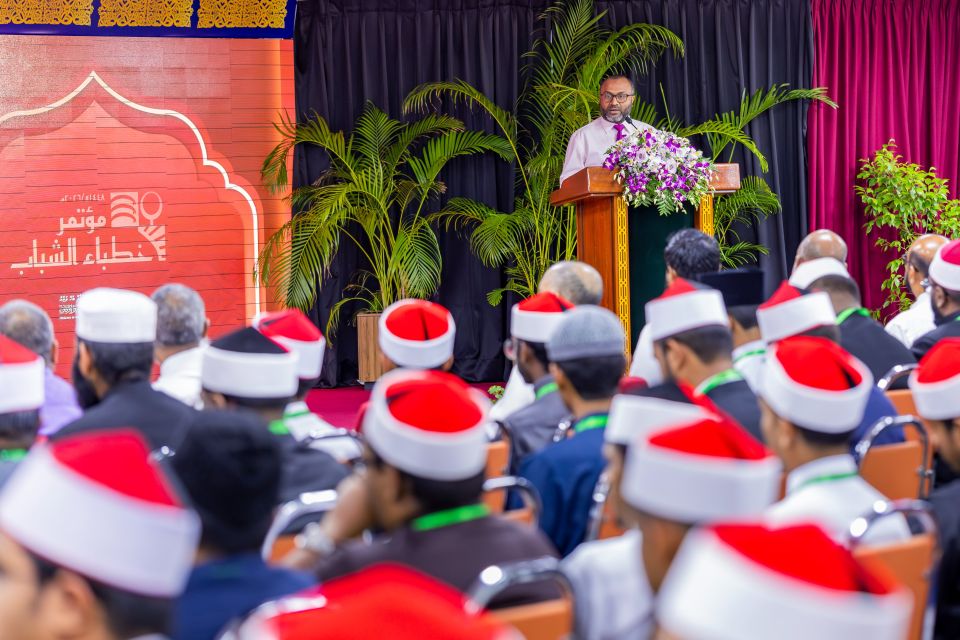 300 baiverinnaaeku zuvaan hatheebunge gaumee mahaasinthaa fashaifi 