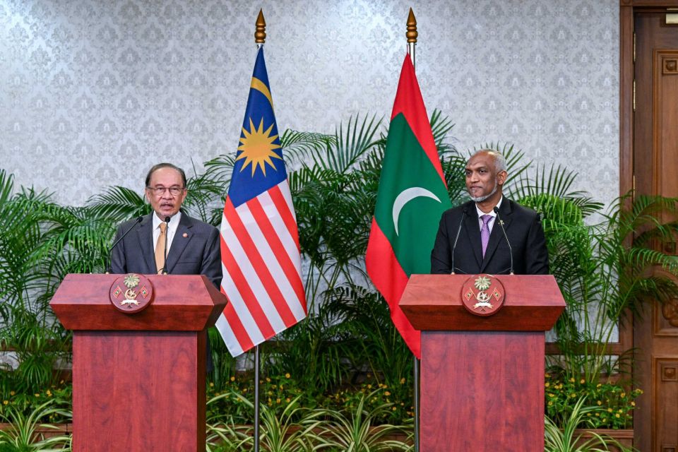 Malaysia sarukaarun raajjeah 100 million USD ge facility eh dheyn ninmaifi 
