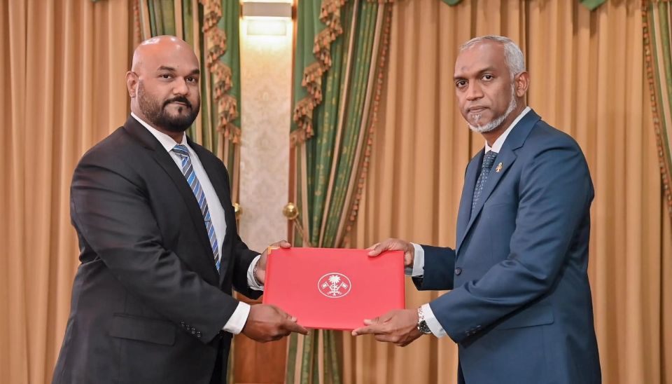 Male' sarahahdhuge traffic balahahttaa offiice ge CEO akah Maaniu ayyankohffi 