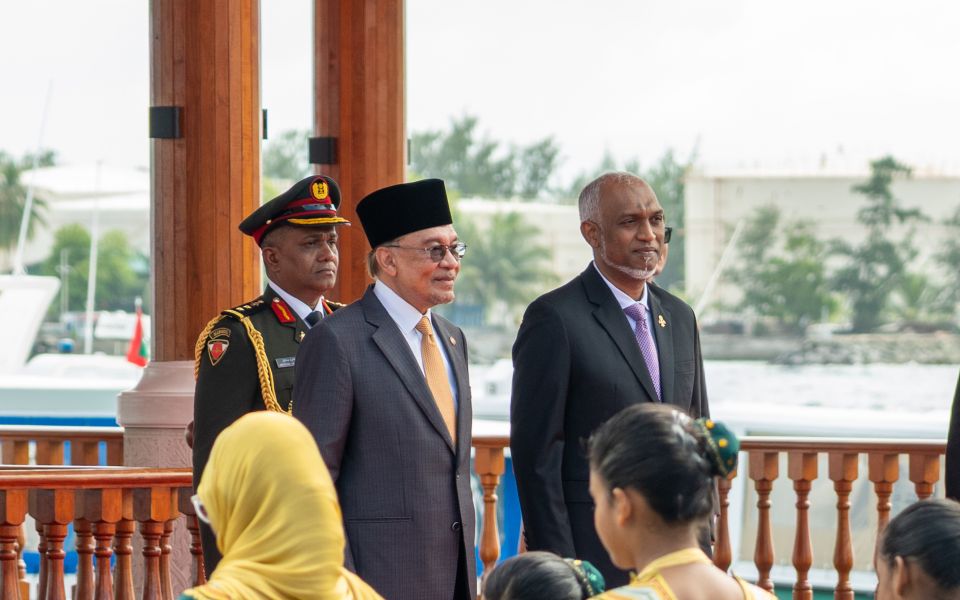 Malaysia ge boduvazeerah rasmee izzathugai maruhabaa dhennevun
