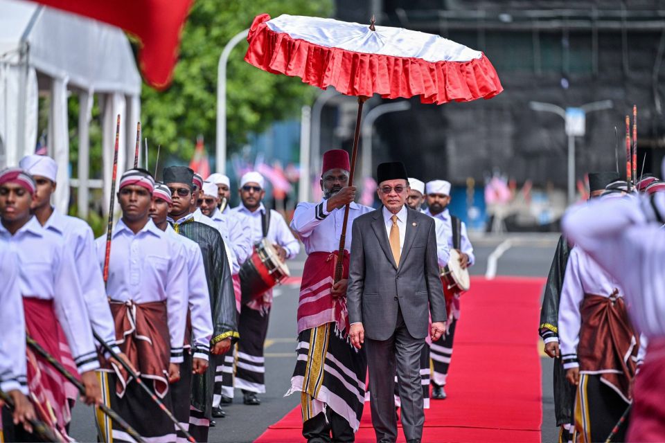 21 badeege salaamaaeku Malaysia ge bodu vazeerah raajjein rasmee izzathugai maruhabaa dhannavaifi 