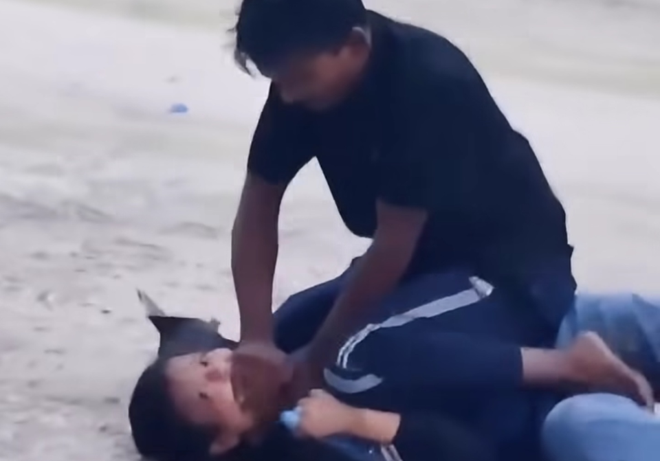 Anhenaku magumahchah vattaalaa, anga mathee ath' alhaa feyrunu massala: Adhi ehves meehaku hayyareh nukurey!