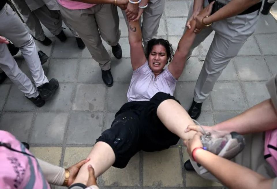 India ge verirashugai muzaaharaakuri 2,000 ah vure gina meehun hayyarukoffi