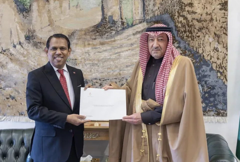 FM denies reports about sacking an ambassador for not signing for PNC