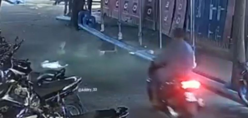Hadhamundhaa imaaraathakun 50 kilo ge hila basthaaeh vetti nujehi, cycle dhuvvan in meehaa salaamaiyvee kiriyaa