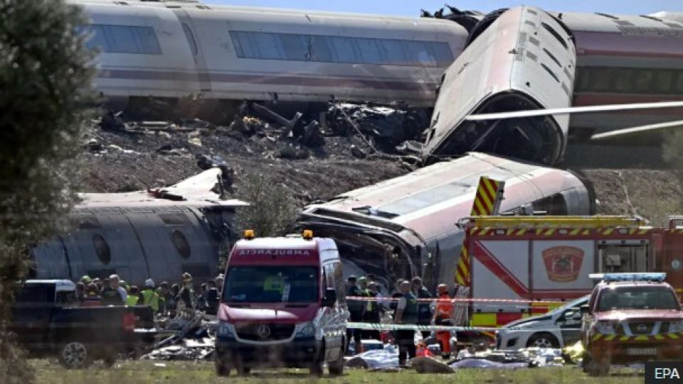 Spain ge rail accident gai 68 meehaku maruvejje
