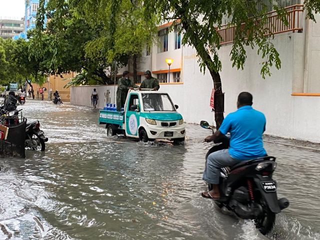 Vilaa gandugai gadiaku 50 mile ah vai gadhavaane kamah lafaakoh, raajjeyge bodu bayakah yellow alert!