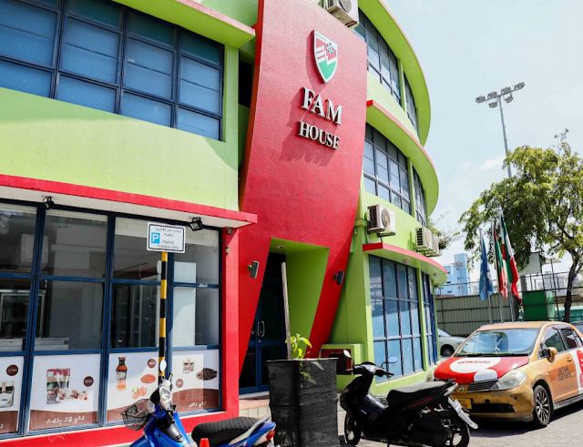 Stadium alhaa bin husnukohgen Oppo ge kunfunyaa dhekolhah gaanoonee fiyavalhu alhan FAM in nimmaifi
