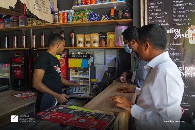 Dhunfathuge baavai thakugai Sikhee inzaaru jahan ithuru muhdhatheh dheefi