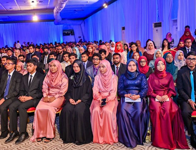 Raees ge Scholarship: Beynunvaa dhaairaa akun kiyevumuge furusathu libey gothah alun usoolun badhalu kohffi