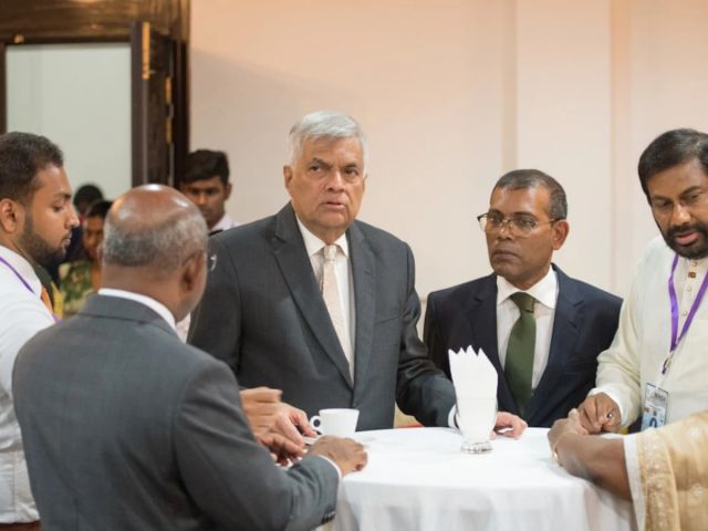 Lanka aai Rajje aa dhemedhu Visa adhi work permit uvaalan Nasheed govaalahvaifi