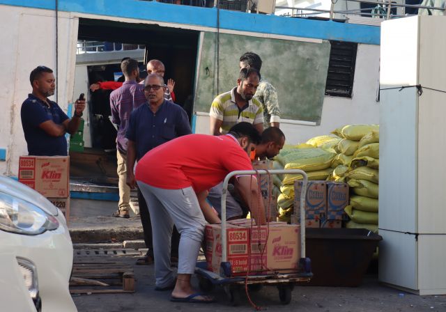 Rodha mahu baru ulhadhaai, mudhaa ufulaa ulhadhu dhuhveyne gadi thah aanmu kohffi