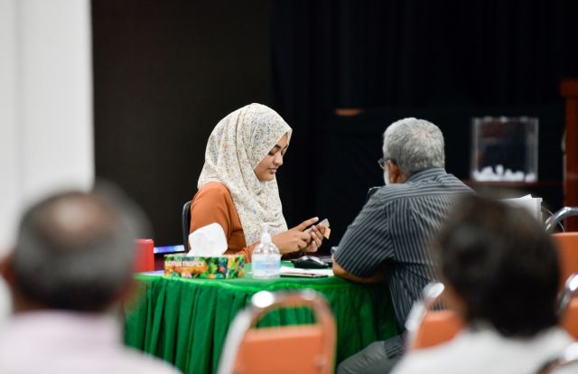 Anna honi hiru dhuvahun feshigen govaamuge baavai thakun fithuru zakaai balai gannan fashaane