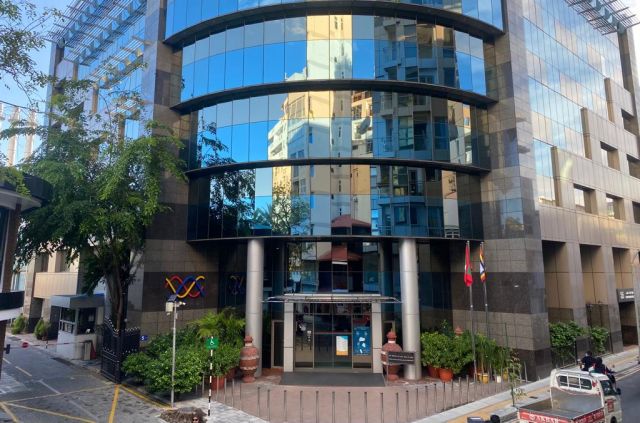 100 aharah dhaa Villimale nikagahuge handhaanthah aa kuravvamun Nasheedh edhuvadaigennevee gasthah kandaa nulan 