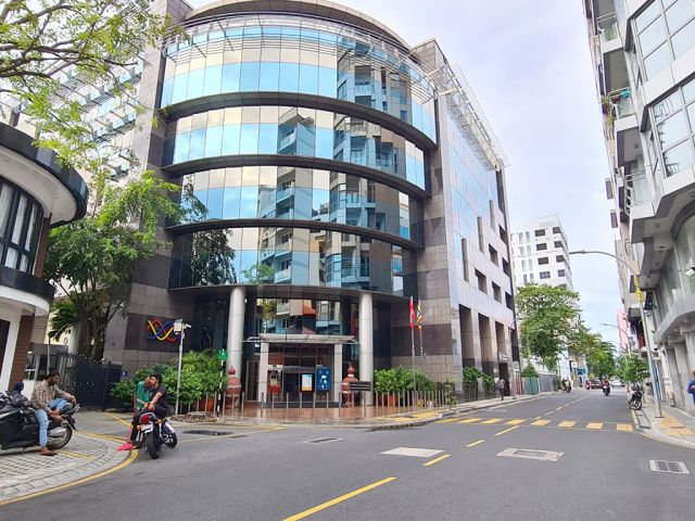 Current massala eh hallu kuramun dhanikoh alifaanuge haadhisaa eh hingai STELCO ge muvazzafakah aniyaa vejje