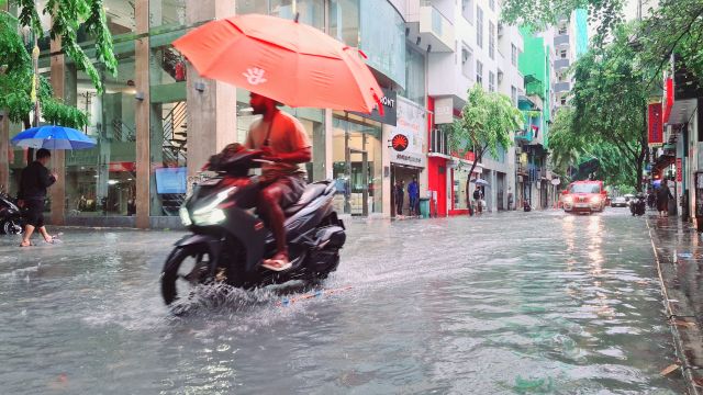 Moosun goasve VIAge flight thah delay ve, baeh boat thah nujessi vaige thereygai!