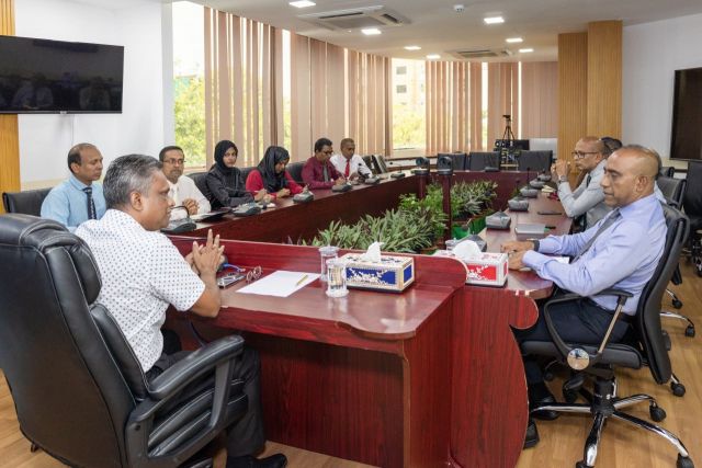 Alah genai 20 aai 100 rufiyaage nootuthah dhauru kuran fashaifi 