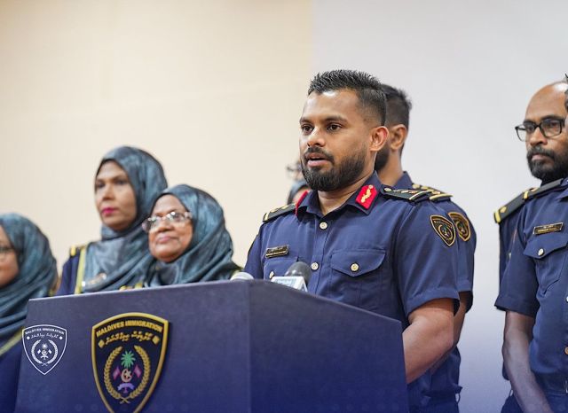 Shamaange bandhu adu ehunthah ninmaalaifi, dhen onnaanee hukum kurun 