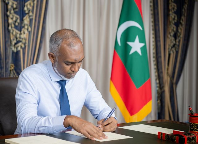 Maalee zinmaage charter ekulavaalun faskuran gaanoonah genai islaahu raees thasdheegu kuravvaifi 