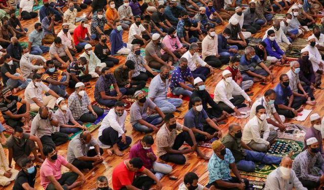 Ijuthimaaee feyraamaai ahulaagu rangalhukurumah farudhee zinmaa adhaakurumah hukuru huthubaagai govaalaifi
