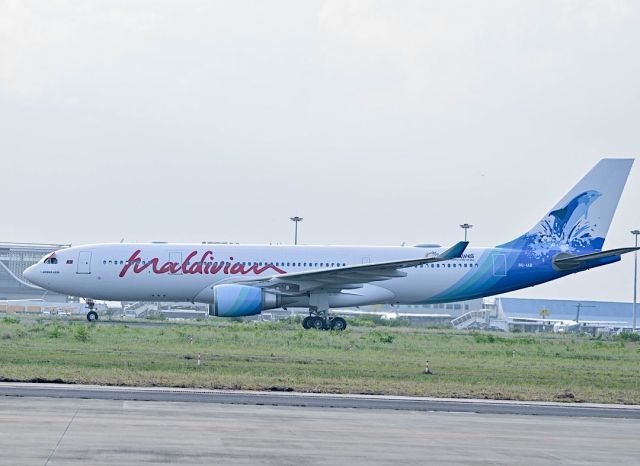 Maldivian ge flight thakun alcohol serve kuran thayyaaru vaakamah bune dhekevenee dhogu vaahaka thakeh: Maldivian 