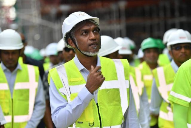 Muvazzafunge bura masakkathakee gaumee tharaggee ge bingaa: Raees