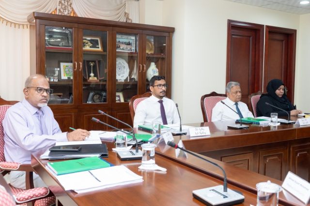 Concrete akee gina faharu dharani, umraanee masahkaiythah madujahsaalun muhinmu: Nasheedh