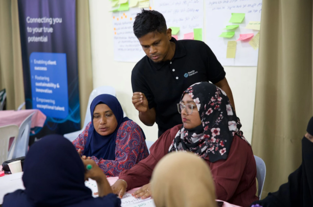 Raajjeyge hurihaa rashakun viluntheri raajje ah mauloomaathu ehkohffi 