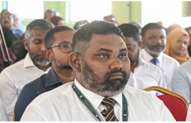 Jinsee furahsaara kuri kan Feridhoo Council ge raees ge machah saabithuve, suspend kohffi