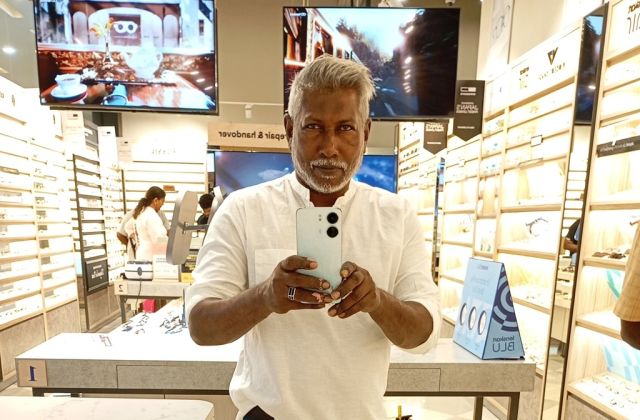 Director Faththaah niyaavejje