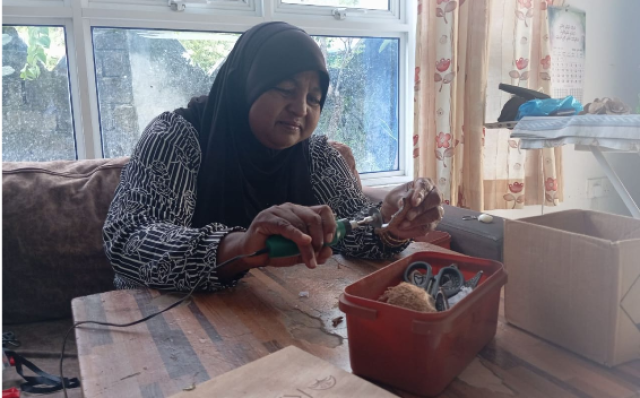 MEEHUN: Aminath Waseema ge kavi massaikaiythah ithurah kuriya gendhan beynun vanee rangalhu Market eh!