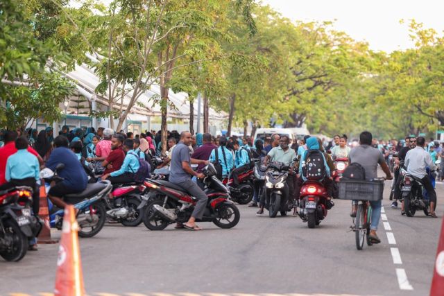 IGCSE imthihaanaa gulhigen Male' ge baeh maguthah bandhu kuranee